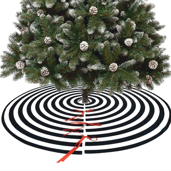 48 inch Christmas tree 🎄 skirt - Picture 7 of 9